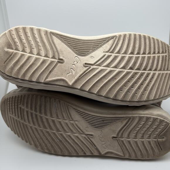 ARA Women’s Mikayla GORE-TEX Faux Fur Zip Bootie Size 6 Faux Fur - Picture 7 of 13